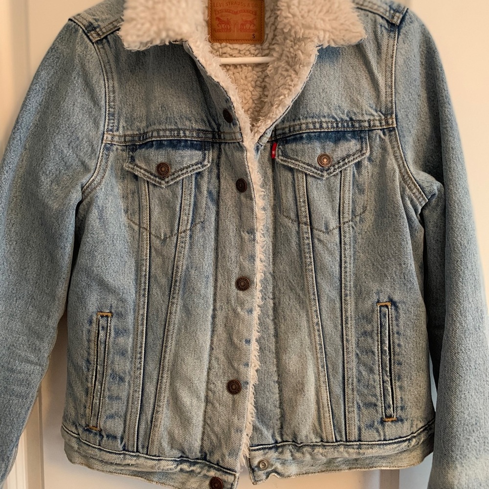Levi denim Sherpa trucker jacket, small